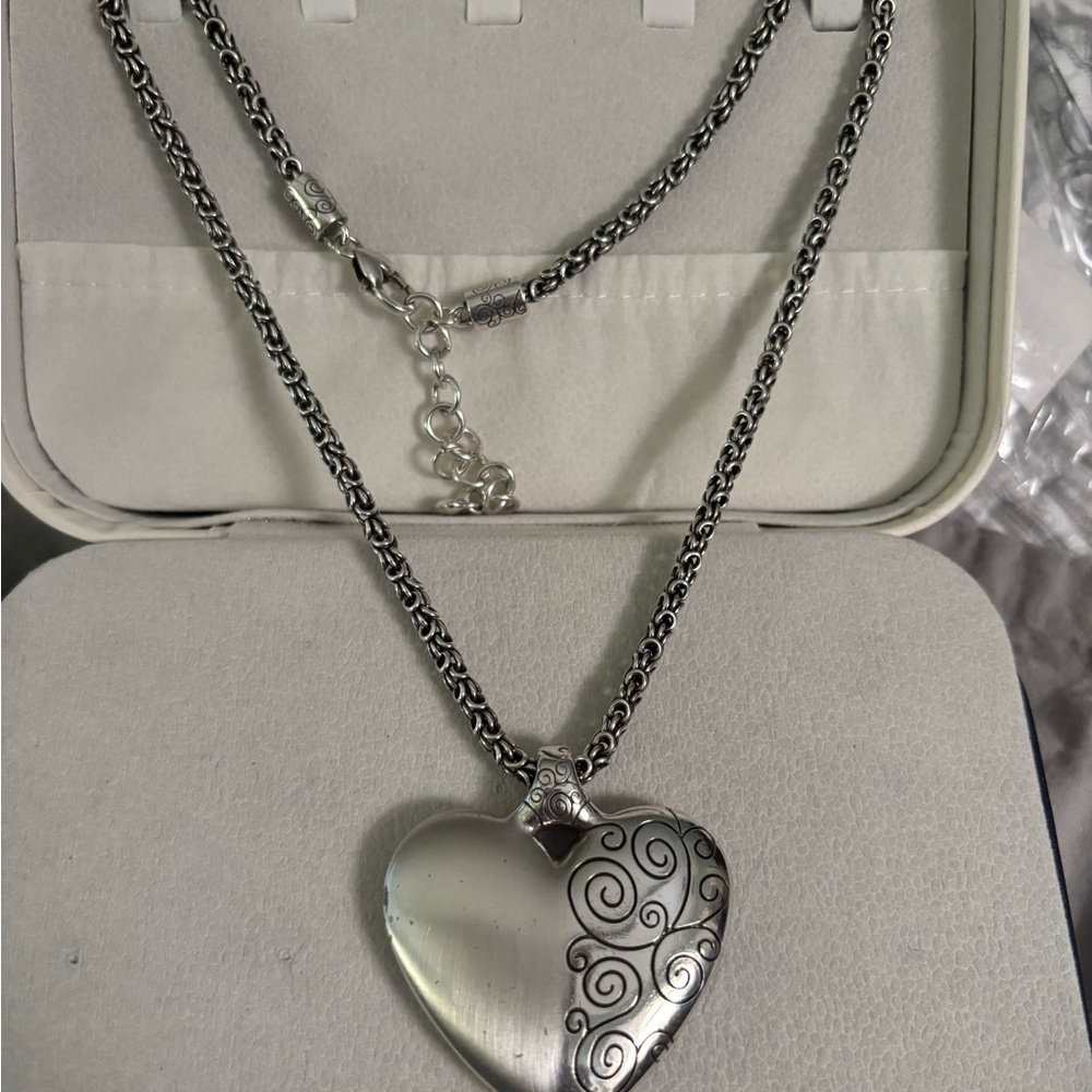 Elegant Silver Heart Pendant Necklace